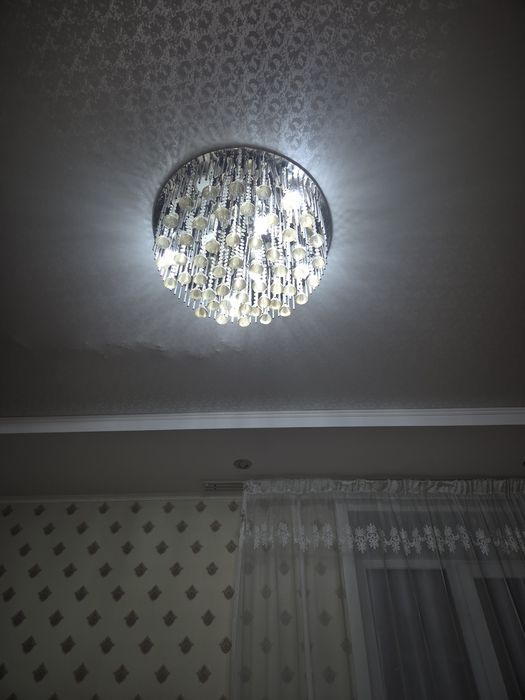 Продам люстру для в гостиной