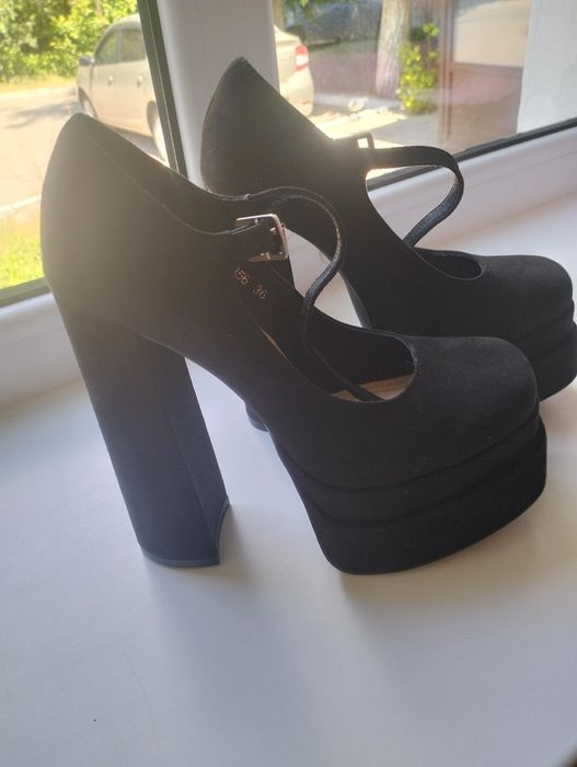 Продам туфли новые