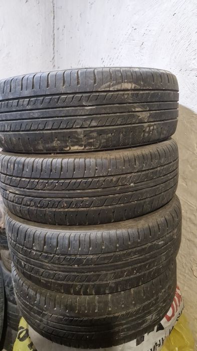 Продам летнюю резину 215/65  R16  в хорошем состоянии.  Triangle