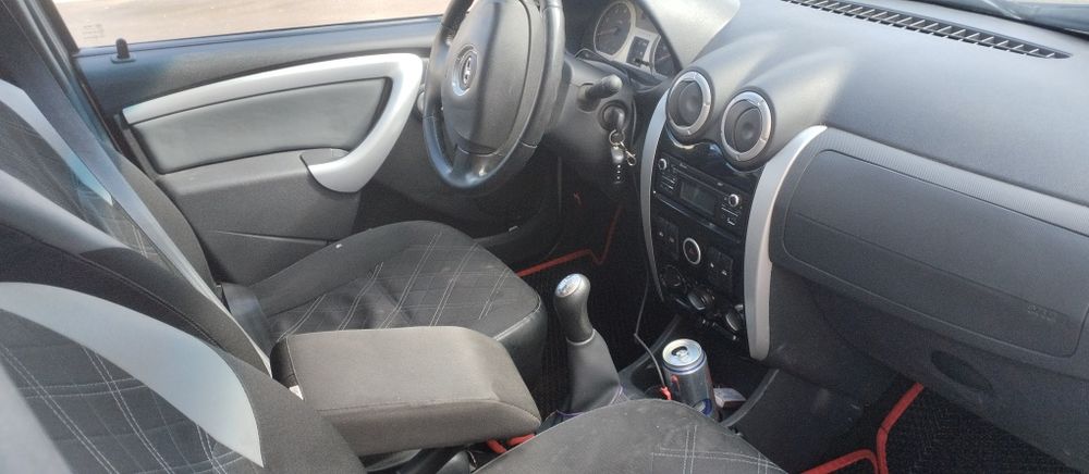 Продам рабочую лошадку Ларгус 18 год