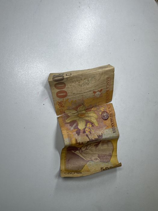 Vând monede și bacnote vechi