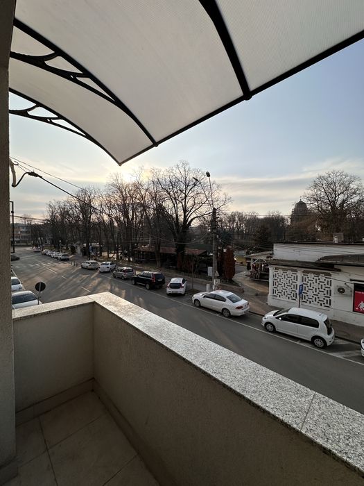 Inchiriez spatiu comercial 35 mp - centru