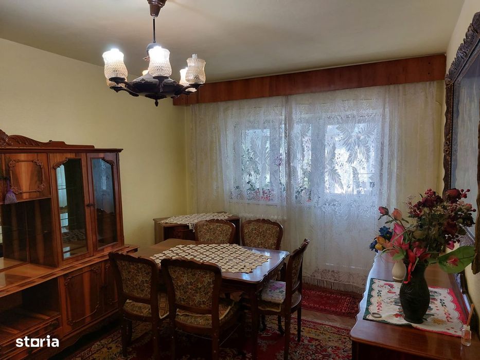 De inchirat 3 camere central pret 250euro