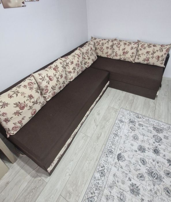 Colțar extensibil reversibil cu 2 lăzi de depozitare