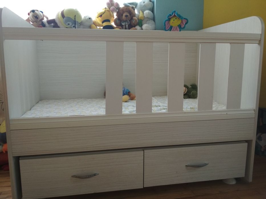 Кошара с люлеещ механизъм +матрак