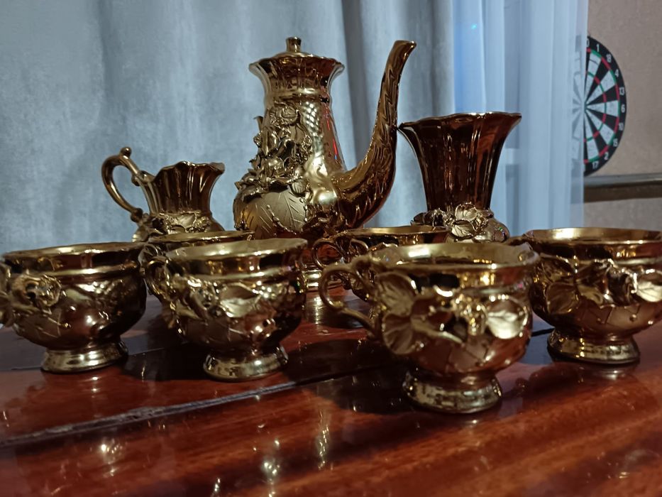 Чайный сервиз с позалотой