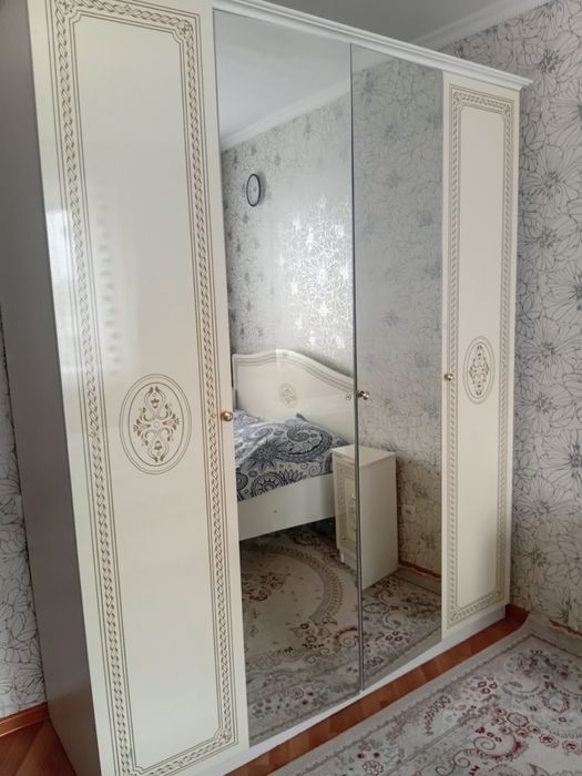 Продам спальный гарнитур