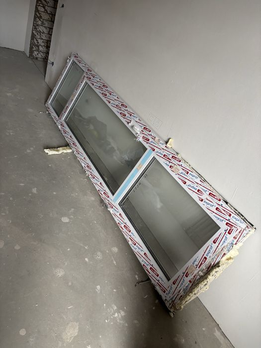 Продам пластиковые окна с дверью