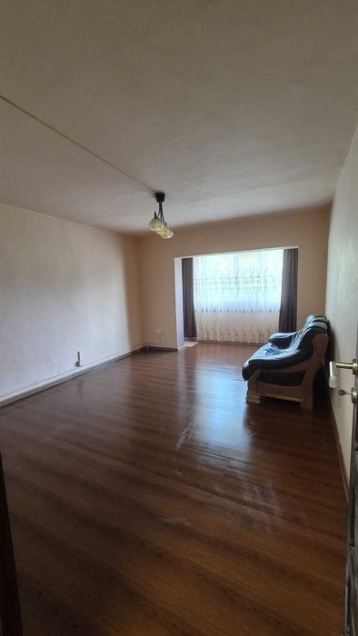 Apartament 4 camere, 80 mp