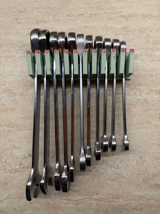 Стойка за стена за Гаечни Ключове