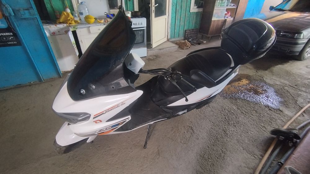 Скутер liya продам