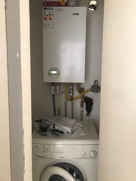 Apartament cu 3 camere de închiriat