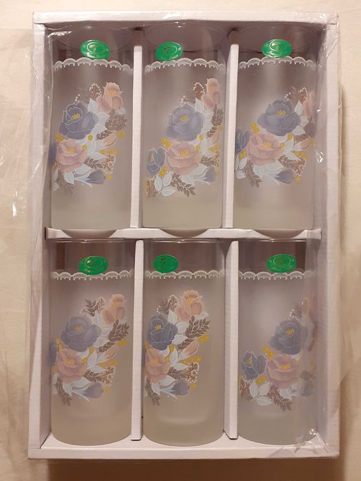 Стаканы в упаковке (6штук) - продам.