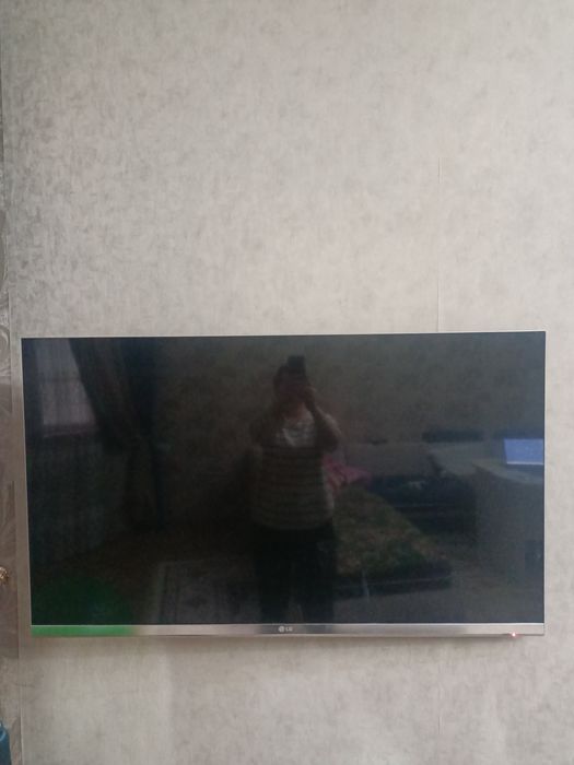 Телевизор LG цветной