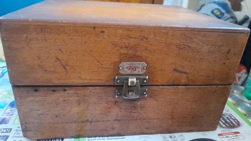 Vintil darveni kutii.