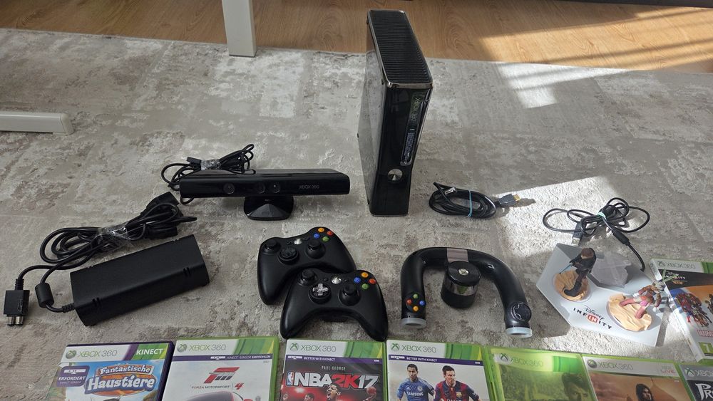 XBOX 360 +KINECT  cu accesorii si CD uri