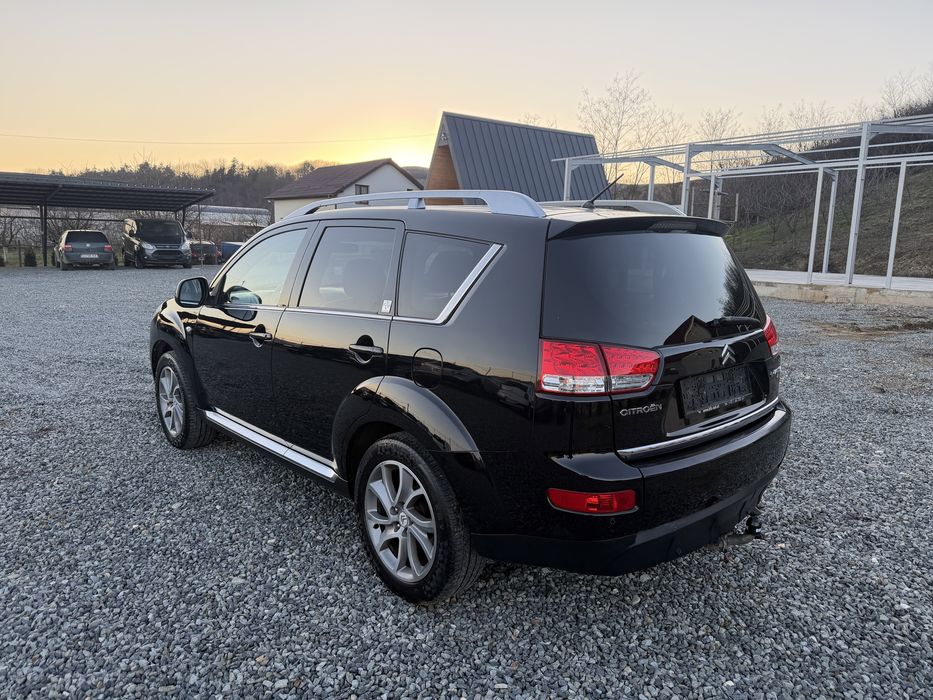 Vind citroen c crosser 2.2 tdi an 2008 full!! 7 locuri 4x4