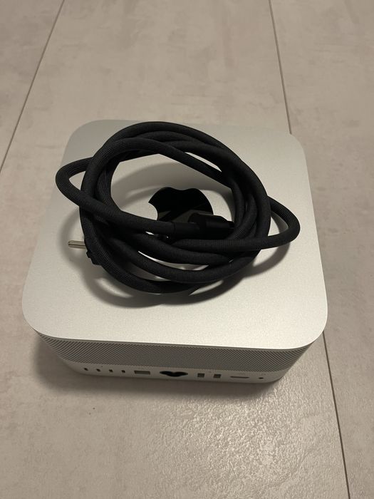 Mac Studio M2 Ultra 64GB RAM 1T SSD