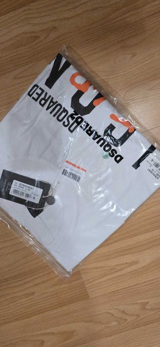 Dsquared2 L/XL-мъжка оригинална тениска (х-625)