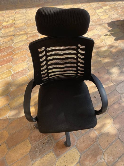Ofis stul sotiladi