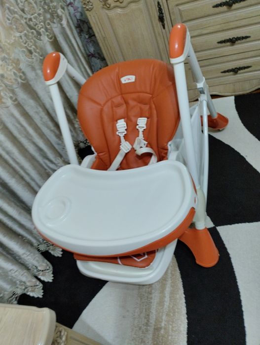 Кормящий столик для ребенка