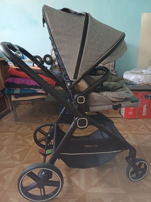 Продам коляску прогулочную