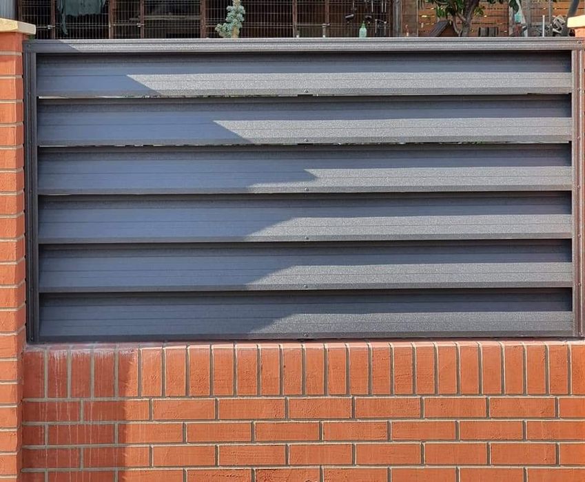 Garduri porti tip jaluzea