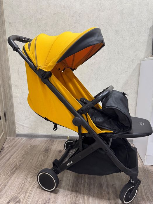 Продам прогулочную коляску Anex air-x.
