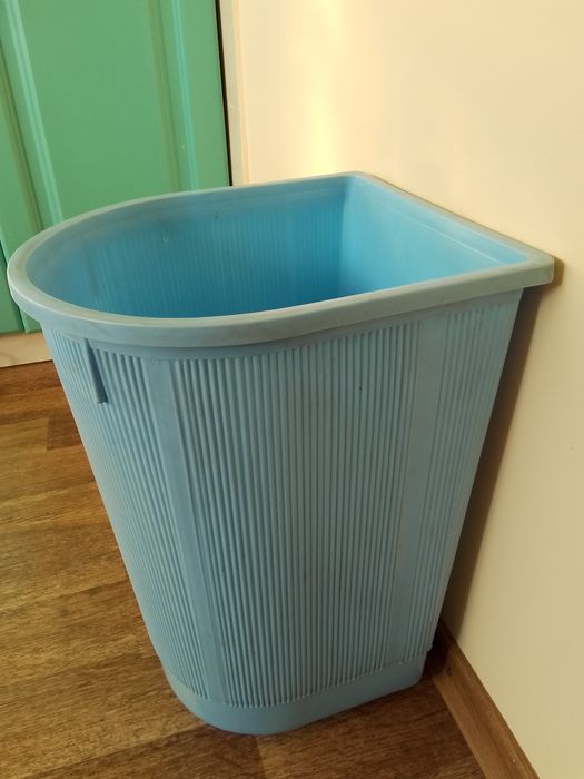 2. контейнера таз. большой