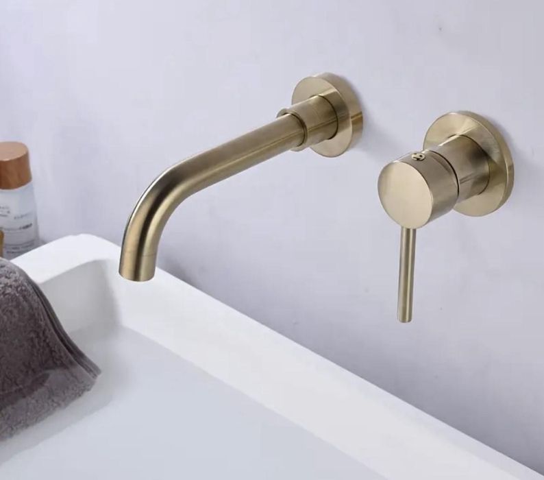 Baterie lavoar aurie și neagra