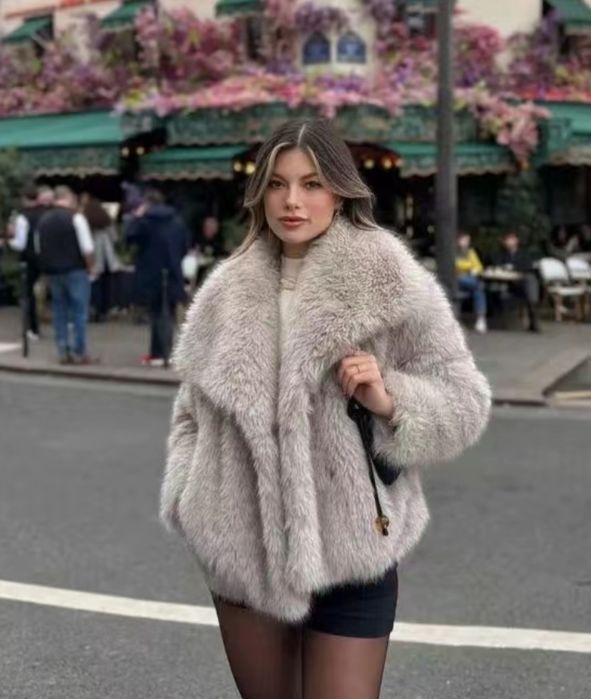 Продам шубу искуственую