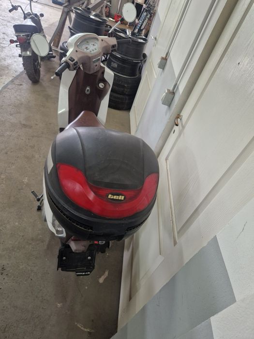 Scuter 125 cm neînmatriculat