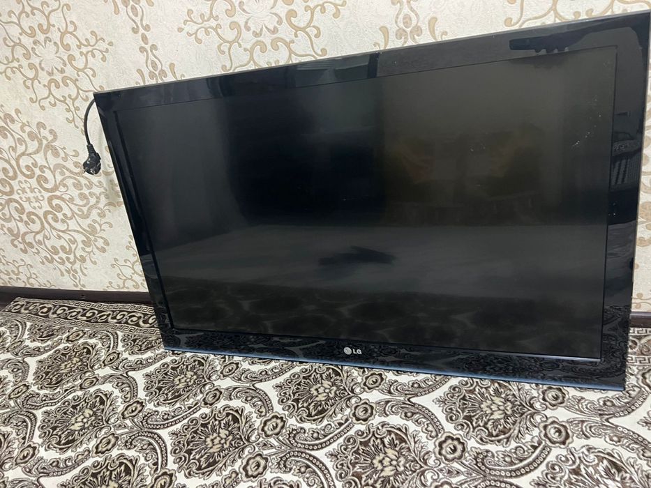 Телевизор LG В отличном состоянии