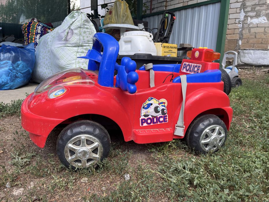 Детская машина  б/у без пульта