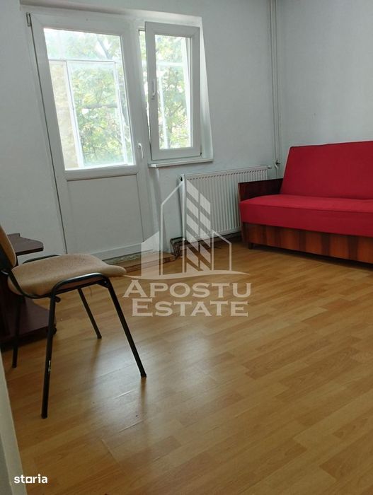 Apartament cu 2 camere de închiriat- centrala proprie, zona Lipovei