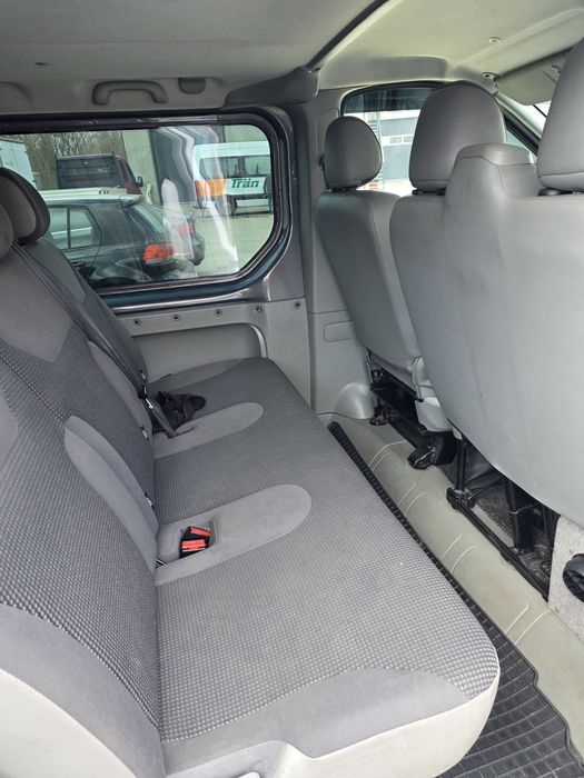 Opel Vivaro 8+1 locuri
