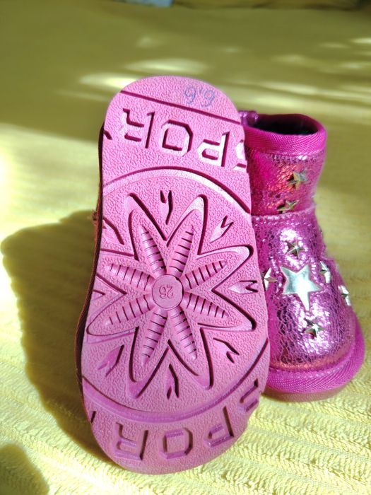 Новые тёплые уги на девочку