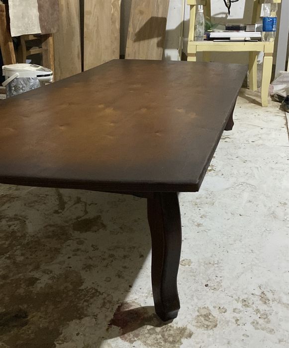 Стол низкий