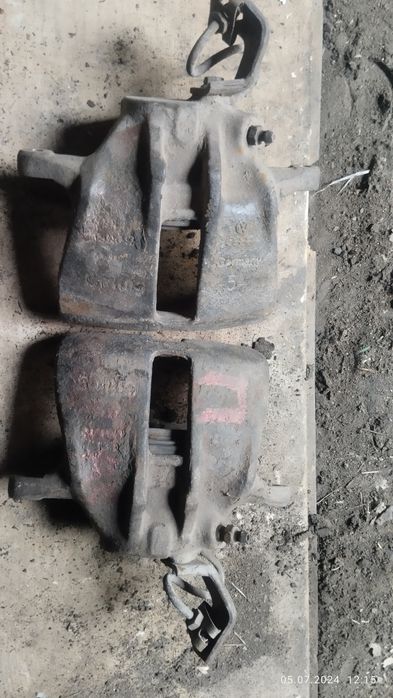 Цапфы супорта пасат б3 продам