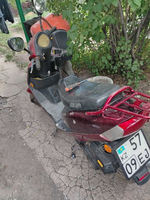 Скутер Yadea продам
