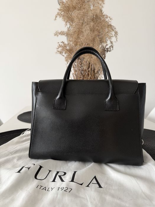 Черна дамска чанта Furla Metropolis голям размер
