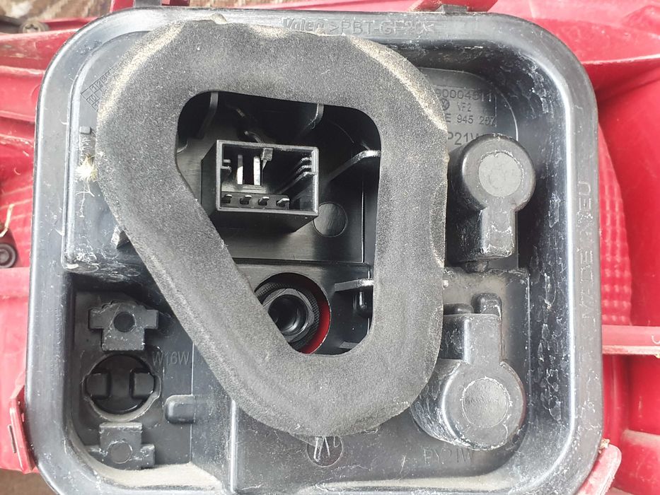 Оригинални стопове Валео за Пасат Б7 седан.