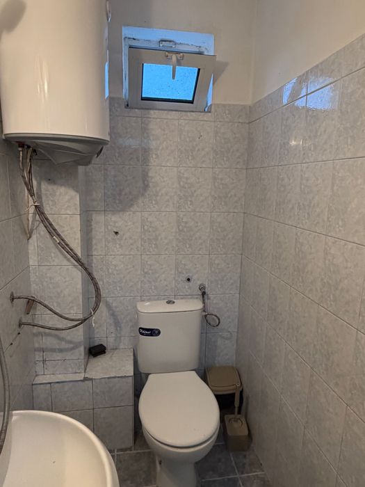 Дава се под наем Едностаен апартамент в Варна, Базар Левски - 20 кв.м за 153 € - Снимка #2