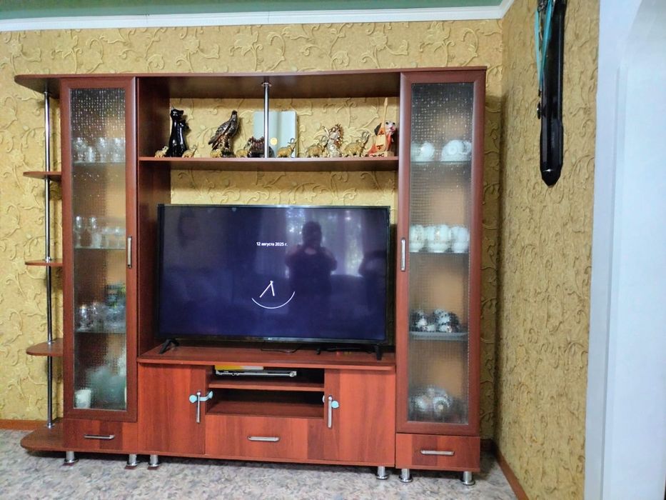 Продам стенку в гостиную