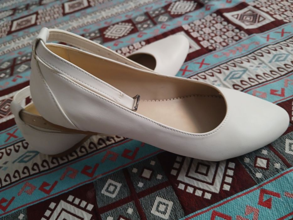 Белые туфли производство Турция