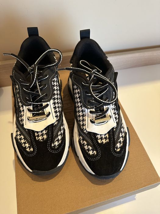 Сникърси Steve Madden