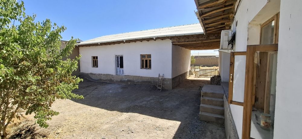 Jizzaxda uy sotiladi