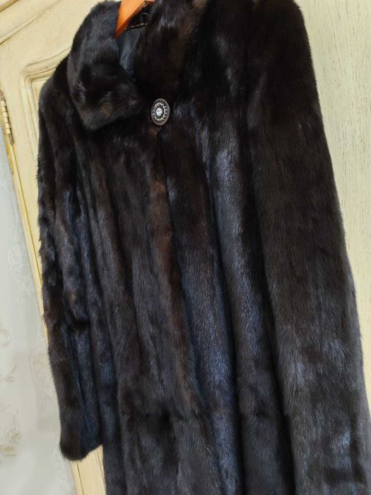 Продаю шубу норковую