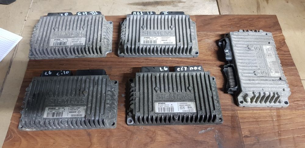 блок управления двигателем Renault