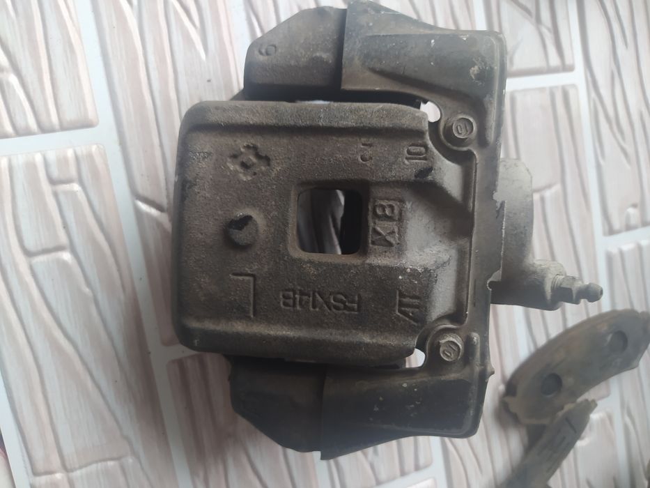 Суппорт Lexus LX470, LC100. Лэнд Круизер